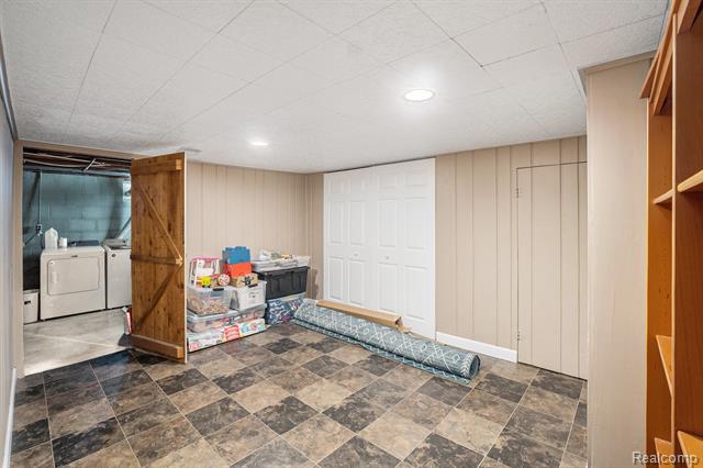 Builiding view twenty one for 7545 Porter Road, Grand Blanc, MI. 48439