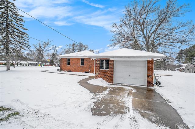 Builiding view twenty three for 7545 Porter Road, Grand Blanc, MI. 48439