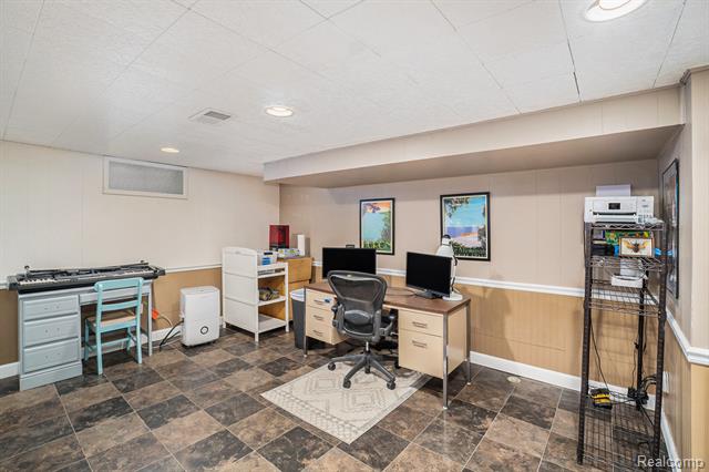 Builiding view twenty for 7545 Porter Road, Grand Blanc, MI. 48439