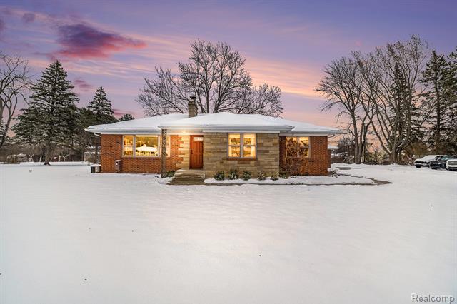 Builiding view two for 7545 Porter Road, Grand Blanc, MI. 48439