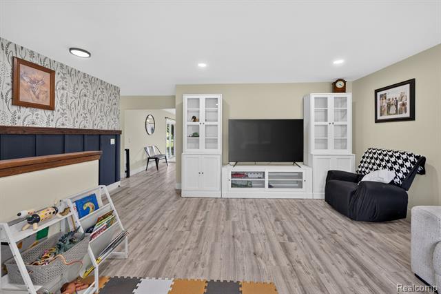 Builiding view six for 5355 Seymour Road, Flushing, MI. 48433
