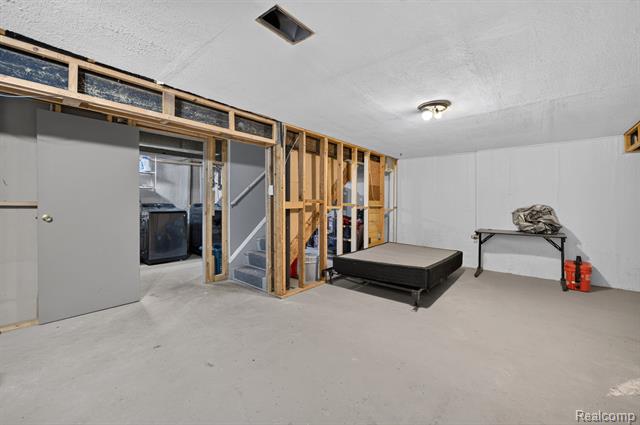 Builiding view thirty four for 5355 Seymour Road, Flushing, MI. 48433