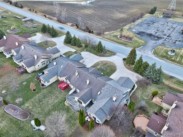 Builiding view forty eight for 6407 Beecher Rd, Flint, MI. 48532