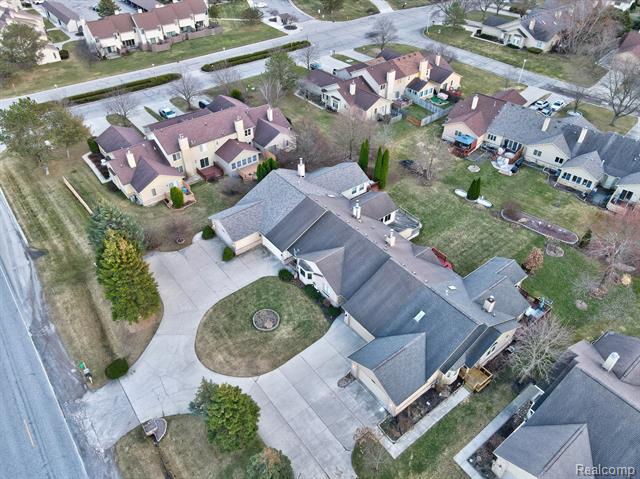 Builiding view forty five for 6407 Beecher Rd, Flint, MI. 48532