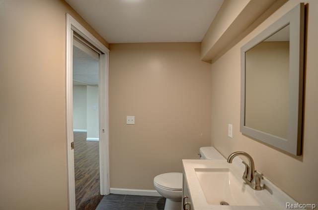 Builiding view nineteen for 6407 Beecher Rd, Flint, MI. 48532