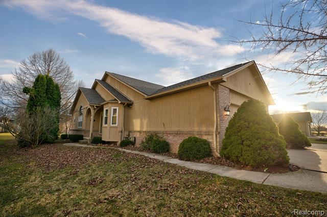 Builiding view one for 6407 Beecher Rd, Flint, MI. 48532