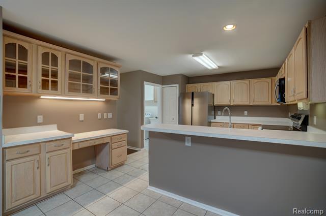 Builiding view seven for 6407 Beecher Rd, Flint, MI. 48532