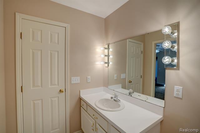 Builiding view sixteen for 6407 Beecher Rd, Flint, MI. 48532