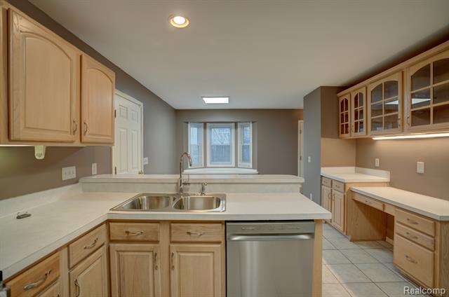 Builiding view ten for 6407 Beecher Rd, Flint, MI. 48532