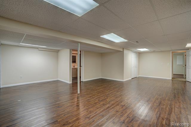 Builiding view thirty five for 6407 Beecher Rd, Flint, MI. 48532