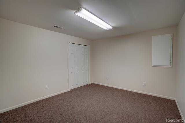 Builiding view thirty four for 6407 Beecher Rd, Flint, MI. 48532