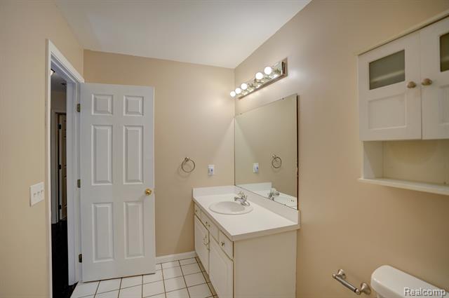 Builiding view thirty one for 6407 Beecher Rd, Flint, MI. 48532