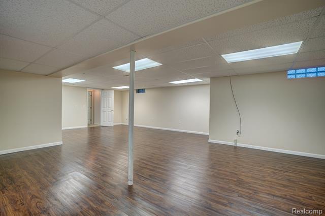 Builiding view thirty seven for 6407 Beecher Rd, Flint, MI. 48532