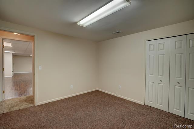 Builiding view thirty three for 6407 Beecher Rd, Flint, MI. 48532