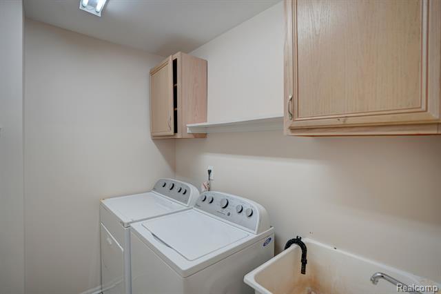 Builiding view twenty eight for 6407 Beecher Rd, Flint, MI. 48532