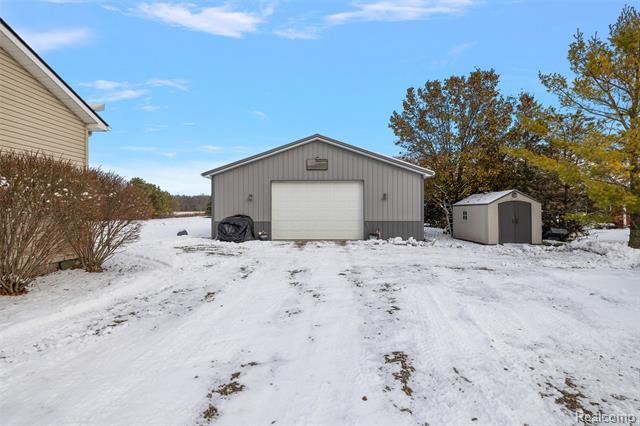 Builiding view twenty six for 3373 Glover Road, Almont, MI. 48003