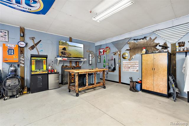 Builiding view twenty for 3373 Glover Road, Almont, MI. 48003