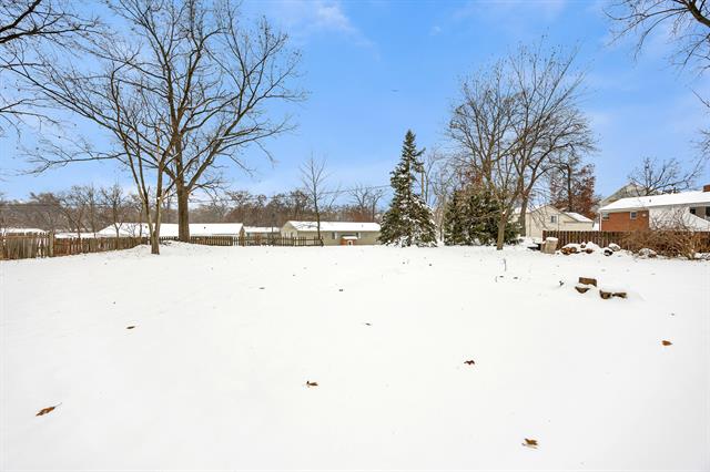 Builiding view forty seven for 2621 Poe, Wyoming, MI. 49509