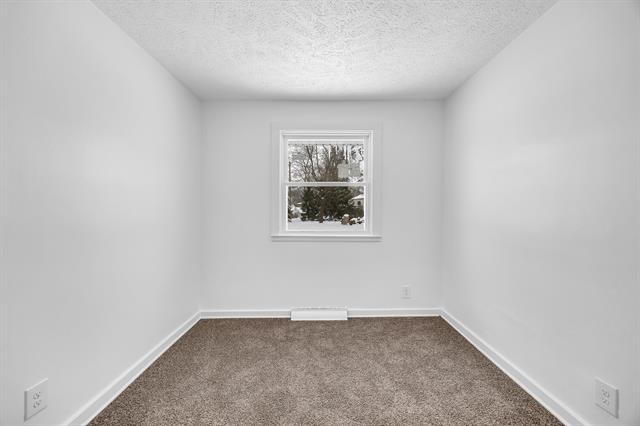 Builiding view thirty seven for 2621 Poe, Wyoming, MI. 49509