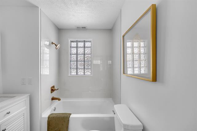 Builiding view thirty for 2621 Poe, Wyoming, MI. 49509