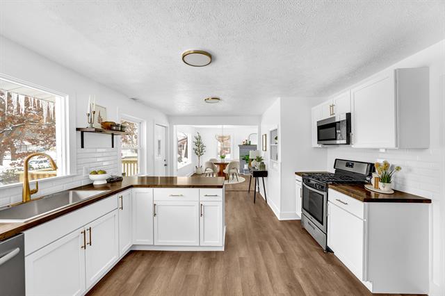 Builiding view twenty one for 2621 Poe, Wyoming, MI. 49509