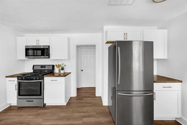 Builiding view twenty three for 2621 Poe, Wyoming, MI. 49509