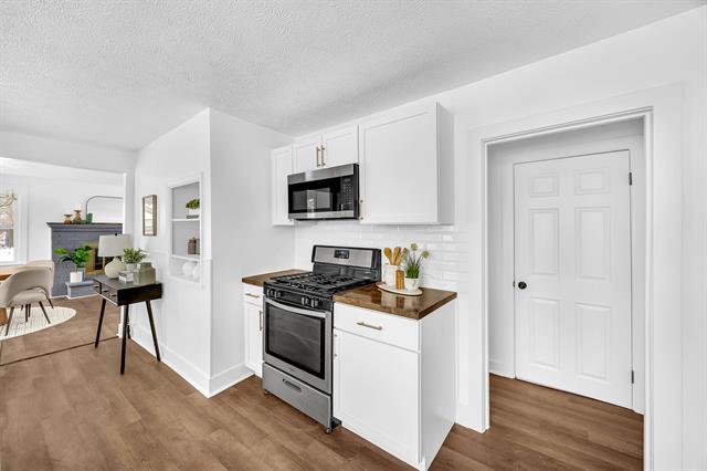 Builiding view twenty two for 2621 Poe, Wyoming, MI. 49509