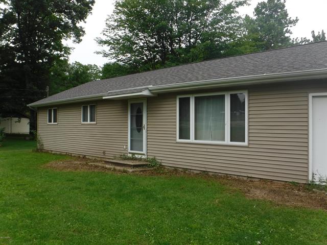 front view for 1269 Highland, Allegan, Mi. 49010