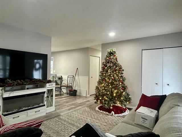 Builiding view eight for 1012 Greenlawn, Sturgis, MI. 49091