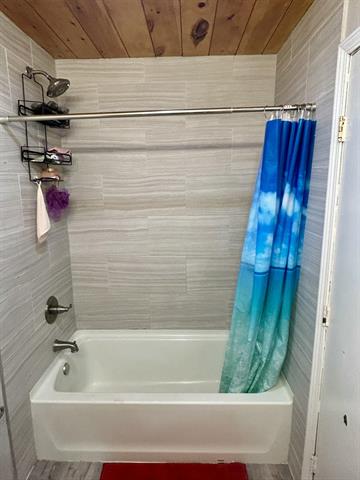 Builiding view eighteen for 1012 Greenlawn, Sturgis, MI. 49091