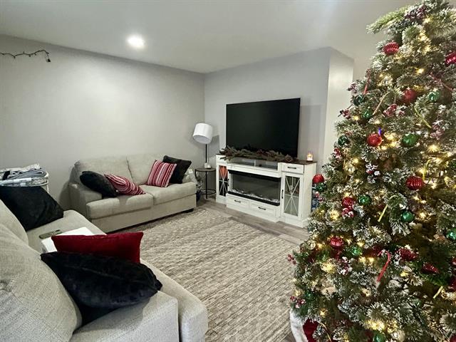 Builiding view seven for 1012 Greenlawn, Sturgis, MI. 49091