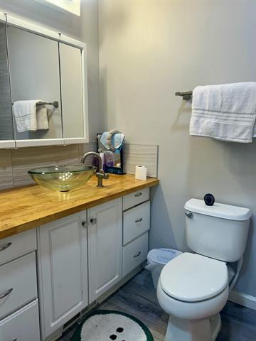 Builiding view sixteen for 1012 Greenlawn, Sturgis, MI. 49091