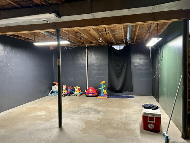 Builiding view thirteen for 1012 Greenlawn, Sturgis, MI. 49091