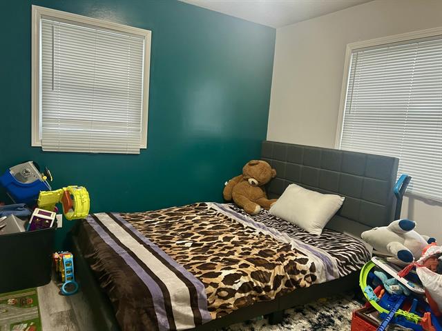 Builiding view twenty for 1012 Greenlawn, Sturgis, MI. 49091