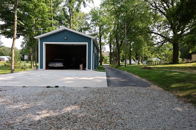 Builiding view forty three for 67050 95Th, Dowagiac, MI. 49047