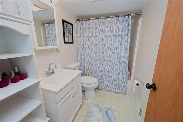 Builiding view thirty four for 67050 95Th, Dowagiac, MI. 49047