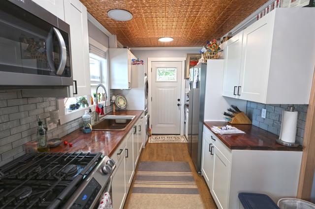 Builiding view twelve for 67050 95Th, Dowagiac, MI. 49047