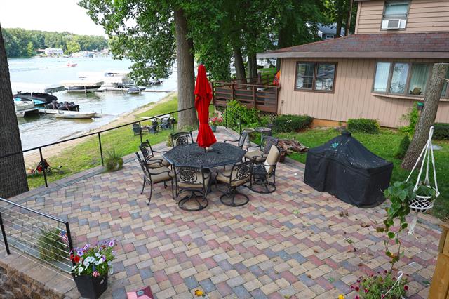 Builiding view twenty one for 67050 95Th, Dowagiac, MI. 49047