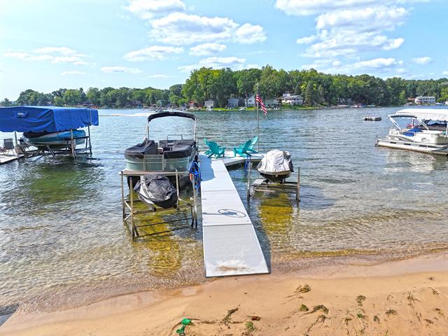 Builiding view twenty six for 67050 95Th, Dowagiac, MI. 49047