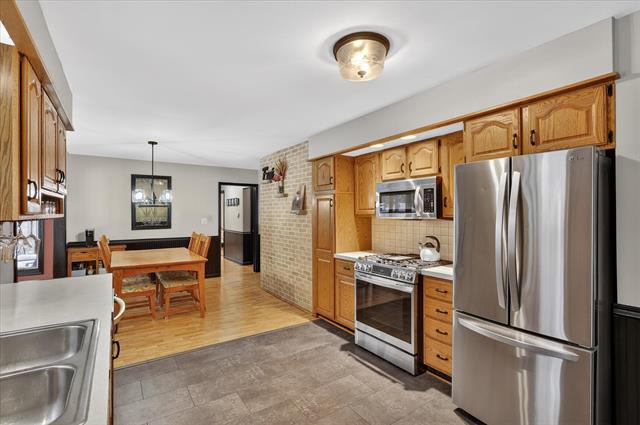 Builiding view fifteen for 3312 Thornapple River, Grand Rapids, MI. 49546