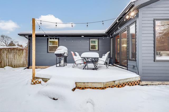 Builiding view forty for 3312 Thornapple River, Grand Rapids, MI. 49546