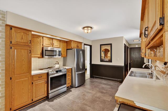 Builiding view thirteen for 3312 Thornapple River, Grand Rapids, MI. 49546