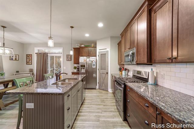 Builiding view eleven for 931 Ashlee, Muskegon, MI. 49441