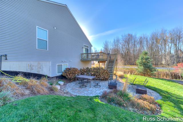 Builiding view four for 931 Ashlee, Muskegon, MI. 49441