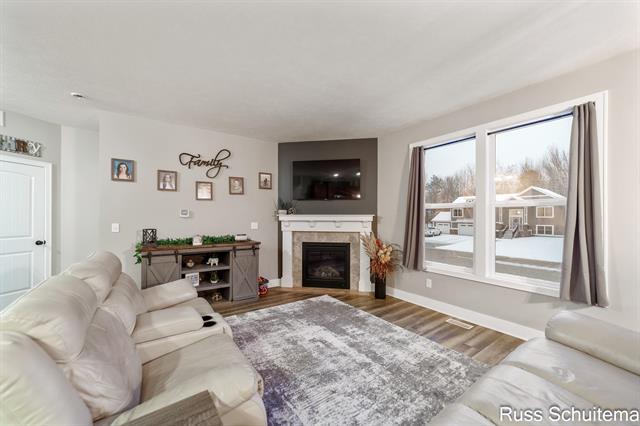 Builiding view seventeen for 931 Ashlee, Muskegon, MI. 49441