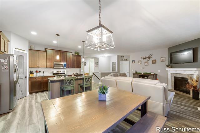 Builiding view sixteen for 931 Ashlee, Muskegon, MI. 49441