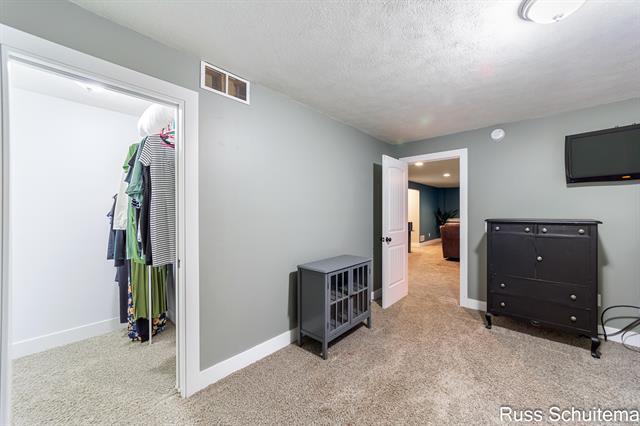 Builiding view thirty seven for 931 Ashlee, Muskegon, MI. 49441