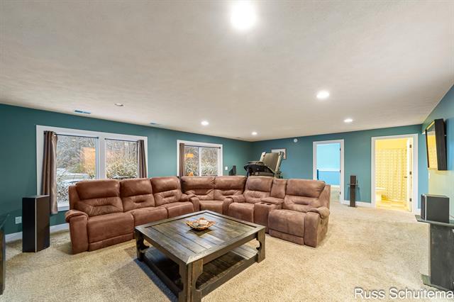 Builiding view thirty three for 931 Ashlee, Muskegon, MI. 49441