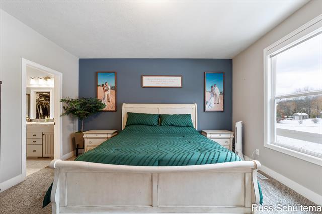 Builiding view twenty one for 931 Ashlee, Muskegon, MI. 49441