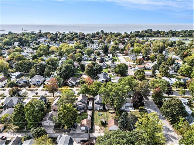 Builiding view fifty eight for 420 Robert, Ludington, MI. 49431